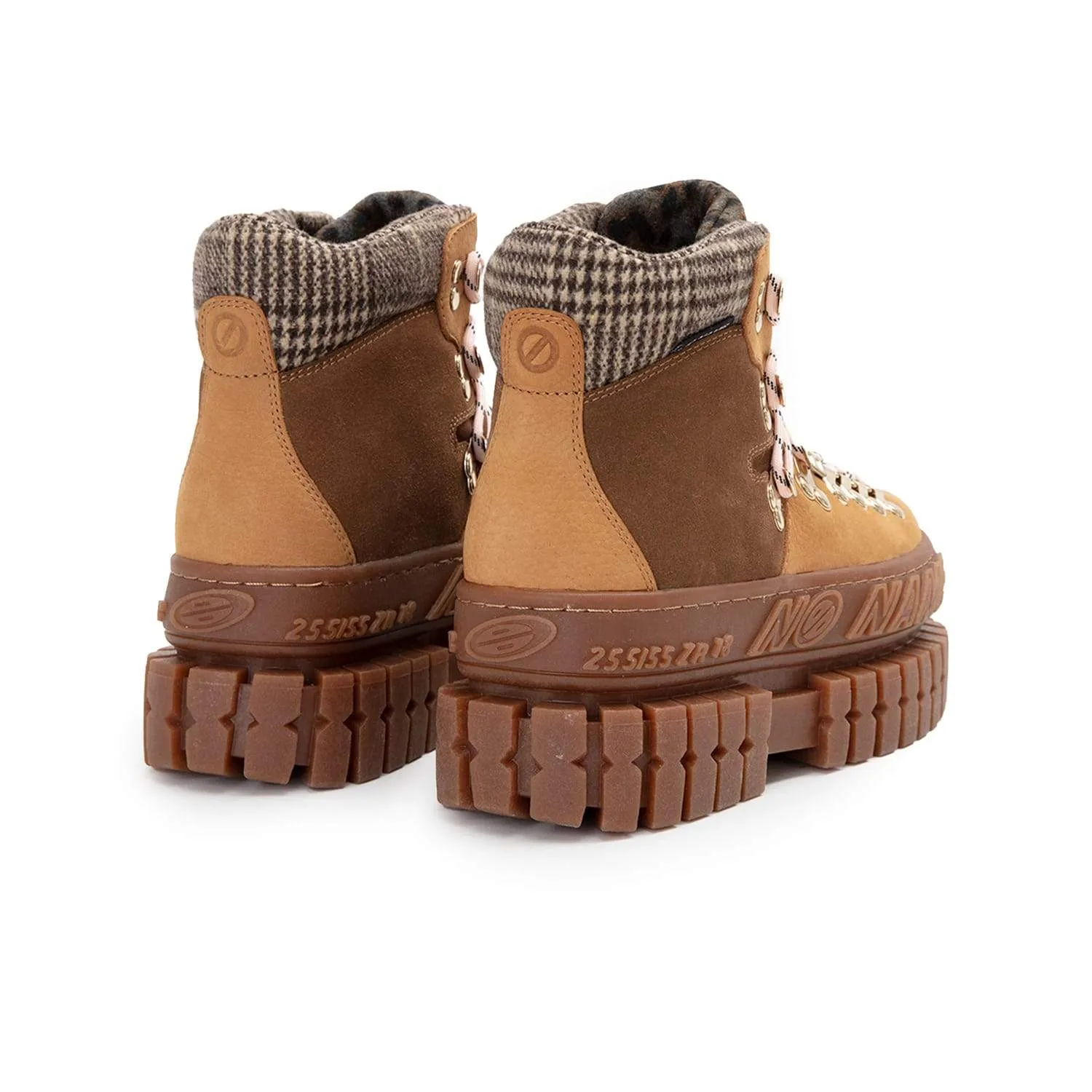 Hiker Trek Nubuck Grain Boots