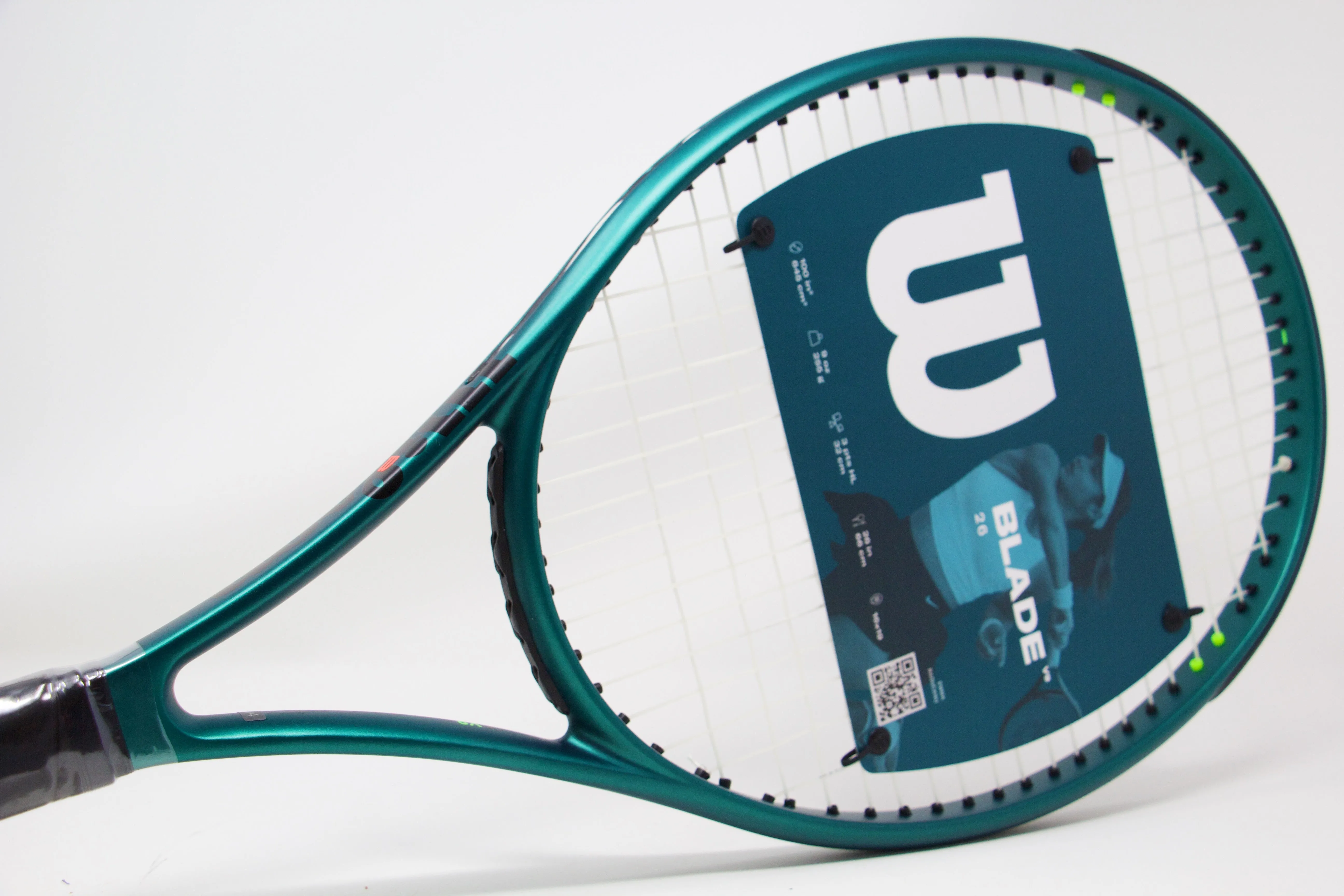 Wilson Blade 26 v9 Junior Tennis Racket